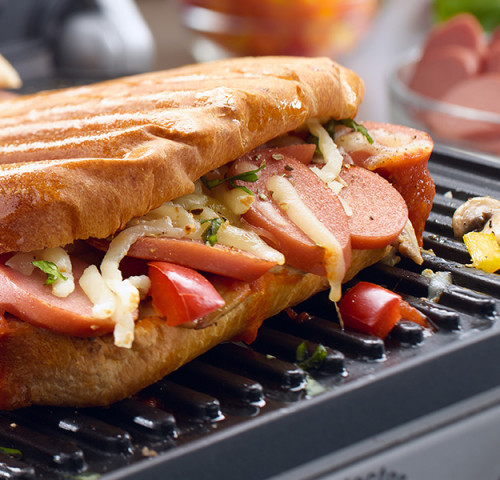 Panini grillé à la saucisse fumée « pizzaiolo » Olymel